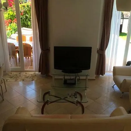Sunset Beach Club 5 Beds O4