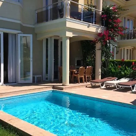 Sunset Beach Club 5 Beds O4